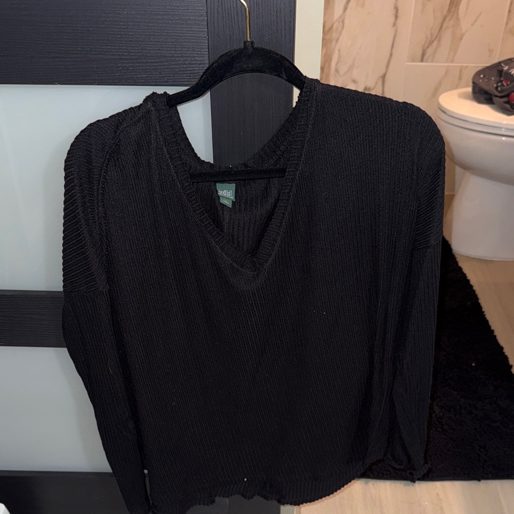 wild fable Black V‑Neck Ribbed Knit Sweater
